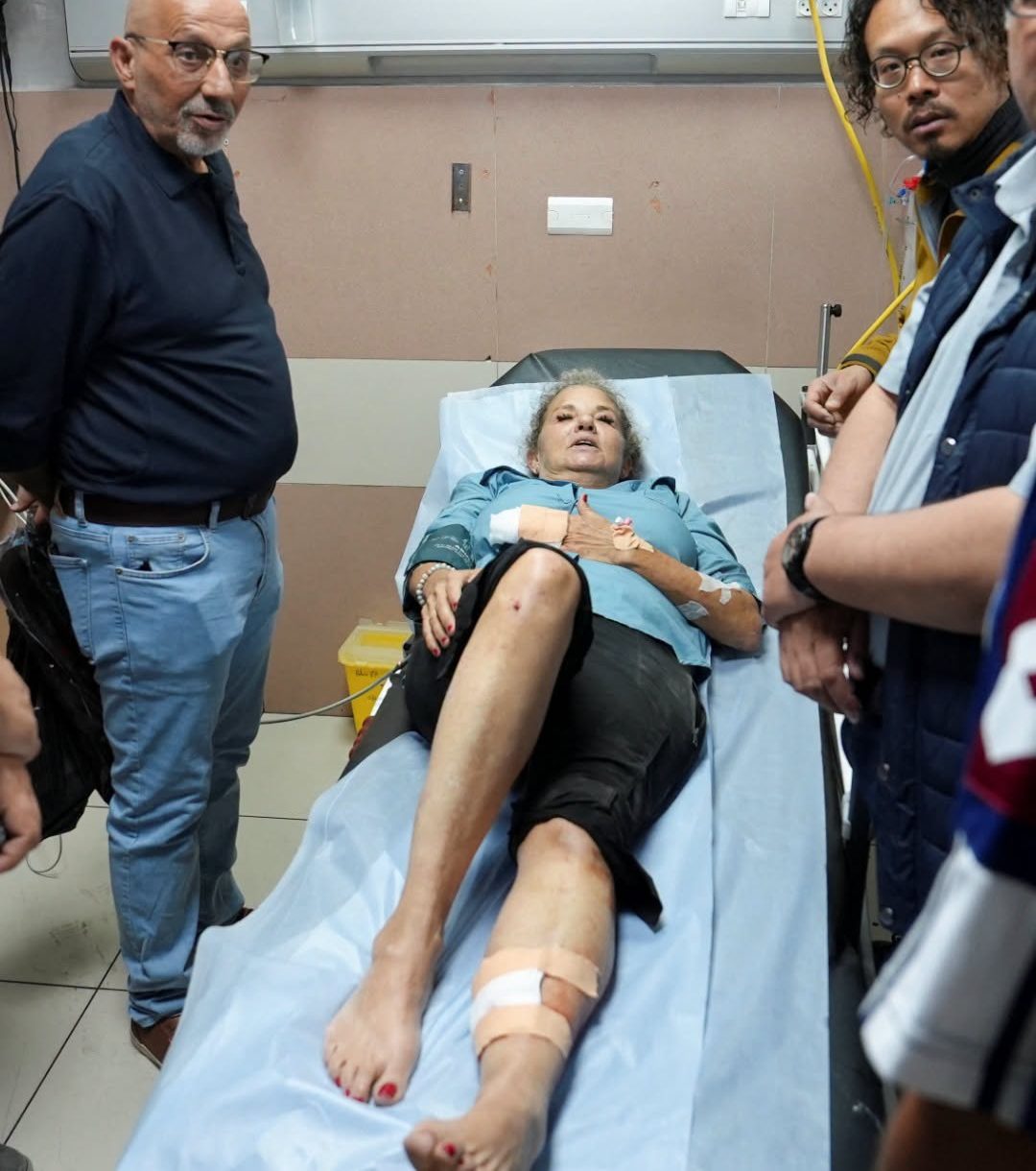 Heidi Levine in hospital, with injuries to her leg and hand. Photo: Al Arabiya Palestine